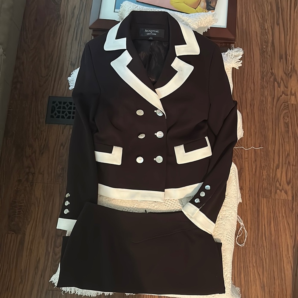 Signature by Larry Levine Jacket/skirt